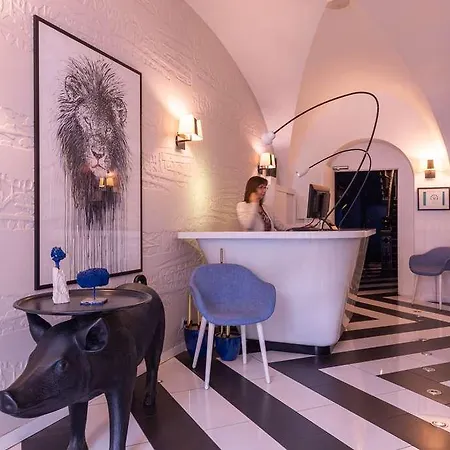 Hotel The Originals Boutique Le Lion Clermont-Ferrand
