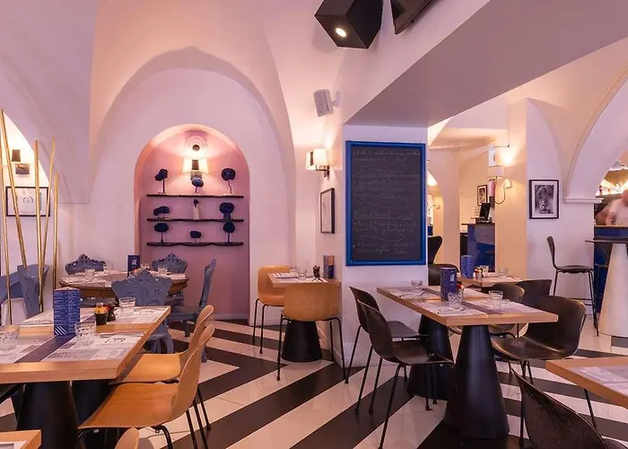 Hotel The Originals Boutique Le Lion